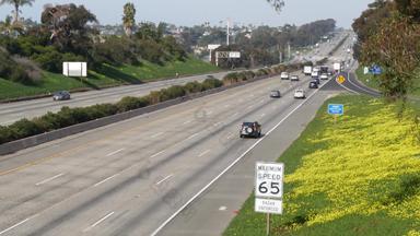 汽车号州际<strong>公路</strong>高速<strong>公路</strong>加州美国城际高速<strong>公路</strong>运输路交通绿色植物